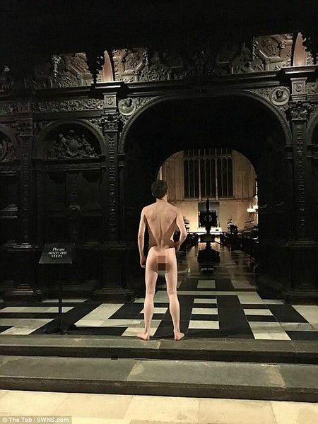 Cambridge University students bare their bottoms for controversial Best Bums contest